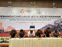 Sukseskan Pilkada, Bawaslu dan Kejari Kampar Teken MoU