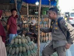 Satpol PP Kampar Tertibkan Pedagang di Atas Trotoar Rimbo Panjang