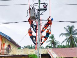 Kado Manis HLN Ke-79, PLN UIDRKR Hadirkan Terang Bagi 69 Dusun Terpencil di Riau