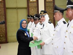 Wabup Kampar Lantik 12 Penjabat Kepala Desa