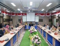 Plt. Asisten I Pimpin Rapat Evaluasi Penyediaan Hewan Qurban pada pelaksanaan Hari Raya Idul Adha 1446 H