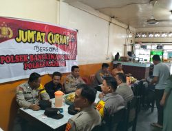 Jumat Curhat di Desa Kuok:  Polsek Bangkinang Barat Ajak Warga Awasi Peredaran Narkoba dan DPO Buron