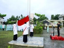Plt Camat Tambang Jadi Pembina Upacara Bendera Hardiknas di Pondok Pesantren Al-Faruqi