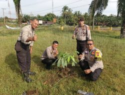 Polsek XIII Koto Kampar Tanam Pohon: Wujudkan Lingkungan Hijau, Lestarikan Bumi untuk Generasi Mendatang