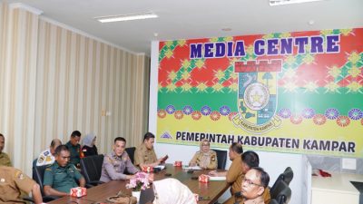 Melalui Zoomeeting, Wabup Kampar Pimpin Rakor Inflasi dan Program 3 Juta Rumah Bersama Kemendagri