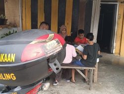 Bhabinkamtibmas Desa Merangin Gelar Perpustakaan Keliling, Ajak Anak-anak Gemar Membaca!