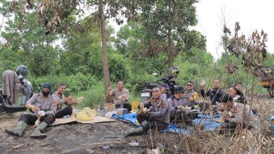 Kapolres Kampar Pimpin Langsung Penanganan Kebakaran Lahan di Tapung, Tunjukkan Kebersamaan dan Kepemimpinan!