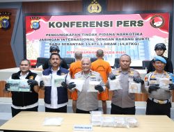 KADO HARI BHAYANGKARA, POLDA RIAU TANGKAP PELAKU NARKOTIKA