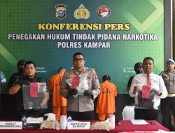 Polres Kampar Ekspos Penangkapan Dua Pelaku Narkoba Dengan BB 1 Kg