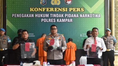 Polres Kampar Ekspos Penangkapan Dua Pelaku Narkoba Dengan BB 1 Kg