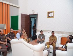 Bupati Kampar Lakukan Silaturrahmi Ke Kejari Kampar