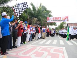 Wabup Kampar, Lepas 3.000 lebih Peserta Jalan sehat dan Karnaval HUT RI di Kampar Utara