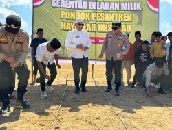 Wujudkan Swasembada Pangan, Kapolsek Tambang Bersama, Ponpes Hayfalah IIBS Riau Tanam Jagung Serentak
