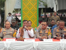 Polda Riau Gelar Konferensi Pers Pengamanan Pacu Jalur 2025 di Kuansing