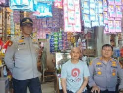 “Kapolsek Kampar Turun Langsung!” Patroli Sosial di Hari Minggu, Beri Pesan Anti Narkoba dan Dukung Warung ‘Ocu Longko’ yang Lagi Hits!