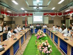 Bupati Kampar Pimpin Rapat Pembentukan Posbankum Seluruh Desa dan Kelurahan