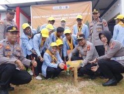 Kapolres Kampar: ‘Lestarikan Alam, Jaga Masa Depan!’ Sosialisasi Green Policing dan Tanam Pohon Bersama Mahasiswa UNRI!