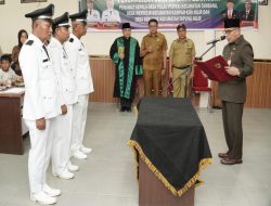 Wakili Bupati, Lukmansyah Badoe  Lantik Pj Kepala Desa Pulau Permai, Mentulik, dan Sekijang