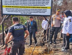 Peringatan Tegas Kapolres Kampar! Pemasangan Plang Larangan Karhutla Serentak di 8 Titik, Lindungi Bumi Kampar dari Kebakaran!