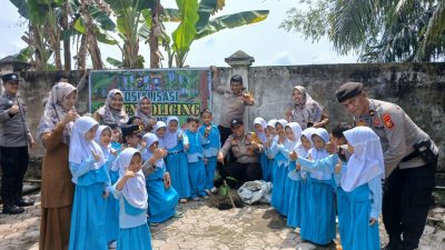 Polsek Kampar ‘Go Green’, Edukasi Anak TK Cinta Lingkungan Sambil Cek Kesehatan Gigi!