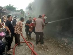 15 Unit Ruko Permanen di Pasar Kuok Hangus Terbakar, Polsek Bangkinang Barat Pasang Policeline