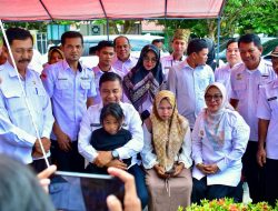 Ahmad Yadi Terima Bantuan Disabilitas  Dari Bupati Kampar