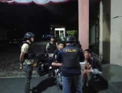 Tim Raga Polres Kampar Gencar Patroli, Sapa Pemuda di Bangkinang, Beri Himbauan Kamtibmas, Ciptakan Malam yang Aman!