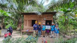 PLN UP3 Bangkinang Hadirkan Terang bagi 10 Keluarga Kurang Mampu di Kabupaten Kampar dan Rokan Hulu pada Momentum Hari Listrik Nasional ke-80