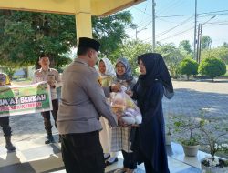Jumat Berkah di Polsek Kampar: Kapolsek Berbagi Rezeki, Sentuh Hati PHL dengan Bantuan Sembako, Wujud Kepedulian Polri!