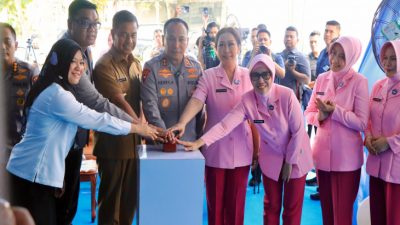 Bupati Kampar Dampingi Kapolda Riau Resmikan SPPG Yayasan Kemala Bhayangkari Teluk Kenidai