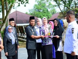Apel Hari Kesehatan Nasional, Bupati Kampar Serahkan Penghargaan