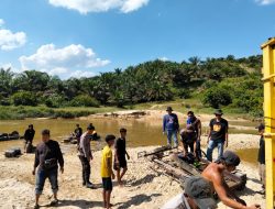 Polsek Kampar Kiri Gempur PETI di Sungai Setingkai, 7 Rakit Hisap Disita, Kapolsek: ‘Kami Tindak Tegas Pelaku Perusak Lingkungan!’