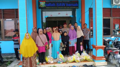 Jumat Barokah, Kapolsek Kampar ‘Sentuh Hati’ Warga Kayu Aro, Beri Bantuan & Pesan Menyentuh