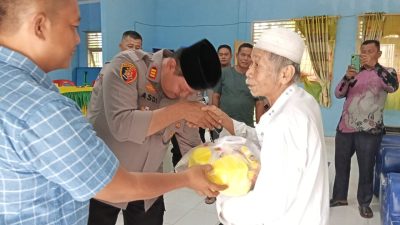 Jumat Barokah, Polsek Kampar Berbagi di Desa Ranah