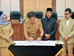 Pemkab Kampar dan DPRD Tandatangani Nota Kesepakatan KUA-PPAS Tahun Anggaran 2026