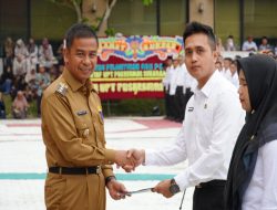 Bupati Kampar Serahkan SK PPPK Tahap II dan Paruh Waktu di Lingkup Pemkab Kampar
