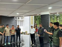 Bupati Kampar Lepas dan Antar Langsung Bantuan Bencana ke Sumbar