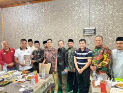 Bupati Beserta Plh. Sekda dan TP2GD Kampar Silaturrahmi Bersama Ahli Waris Almarhum H. Mahmud Marzuki
