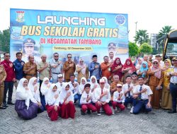 Wabup Kampar Resmi Launching Bus Sekolah di Tambang