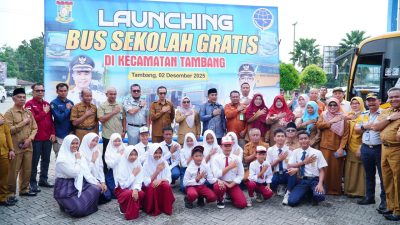 Wabup Kampar Resmi Launching Bus Sekolah di Tambang