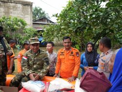 Bupati dan Wabup Kampar Jenguk Langsung Saat Rumah Terendam Banjir