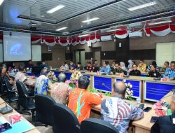 Perkuat Layanan Publik, Bupati Kampar Tekankan Camat Tinggal di Wilayah Tugas