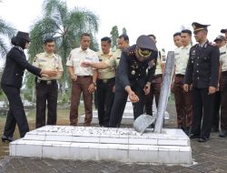 HUT Satpam ke-45: Kapolres Kampar Pimpin Ziarah & Tabur Bunga di TMP, Satpam Pilar Keamanan, Mitra Strategis Polri