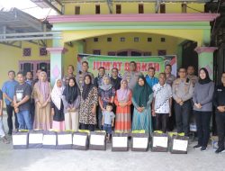 Kapolres Kampar Turun Langsung, DengarkanKeluhan Warga di Jumat Curhat, Salurkan Bantuan di Jumat Berkah