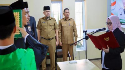 Wabup Kampar Lantik dan Ambil Sumpah Dua Pejabat Administrator