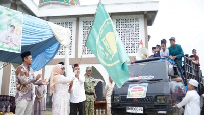 Wabup Kampar Buka Pawai Ta’aruf Akbar Sambut Ramadhan 1447 H di Desa Siabu