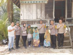 Kapolres Kampar Beri Semangat Satgas Darurat, Pastikan Renovasi Jembatan Gobah Berjalan Lancar
