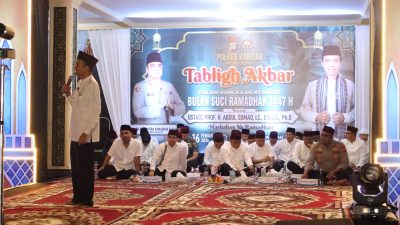 Ribuan Masyarakat Khusyuk Ikuti Tabligh Akbar Bersama UAS di Polres Kampar
