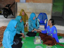 TP PKK Kampar Berbagi Sembako Untuk Lansia di Buluh Cina dan Launching Gerakan Pangan Murah