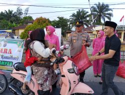 Polsek Kampar dan Bhayangkari Gelar Aksi Berbagi Takjil di Jalan Raya, Bangun Kehangatan Ramadhan dan Sinergi Bersama Masyarakat